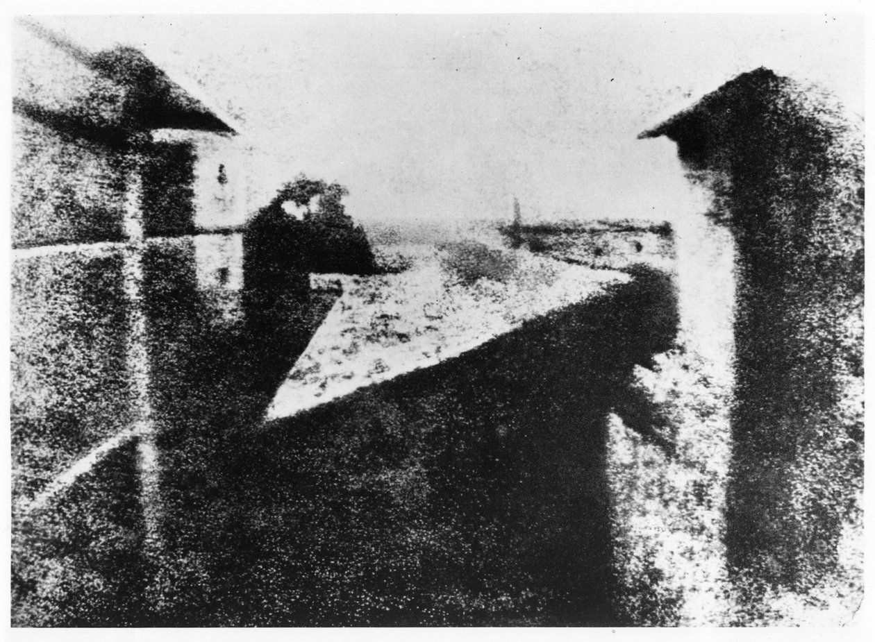 Vista de uma janela em Le Gras, Saint-Loup-de-Varennes, 1827 (foto de bw) de Joseph Nicephore Niepce