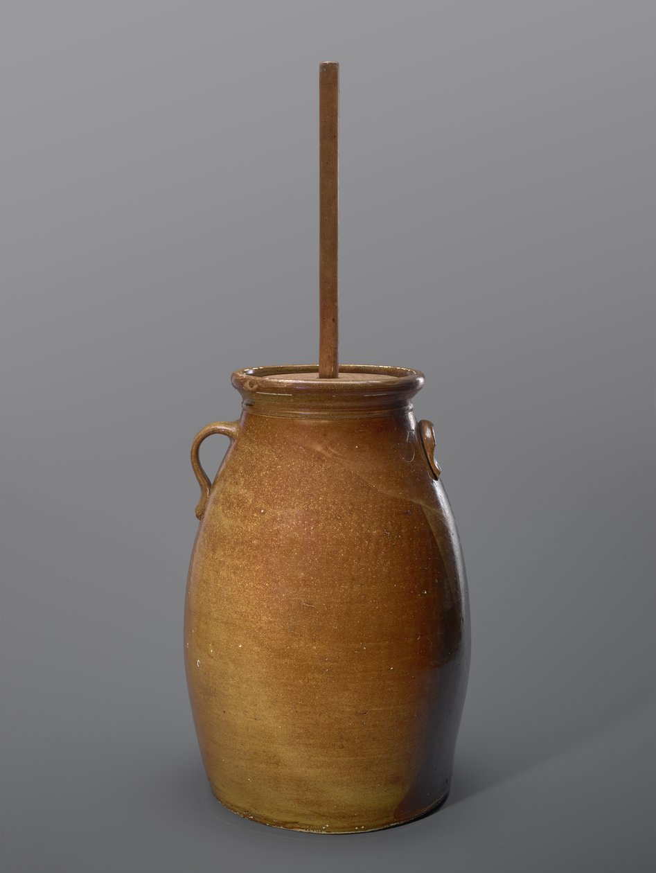 Batedeira, c. 1873-1900 (grés esmaltado com madeira) de Joseph C. (attr.to) Rushton