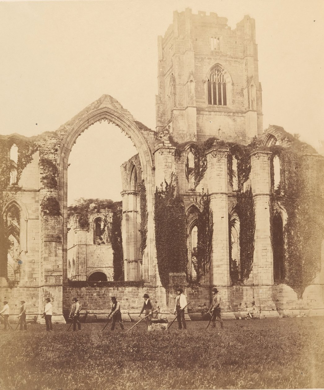 Abadia de Fountains. Janela e Torre Leste, 1850s. de Joseph Cundall
