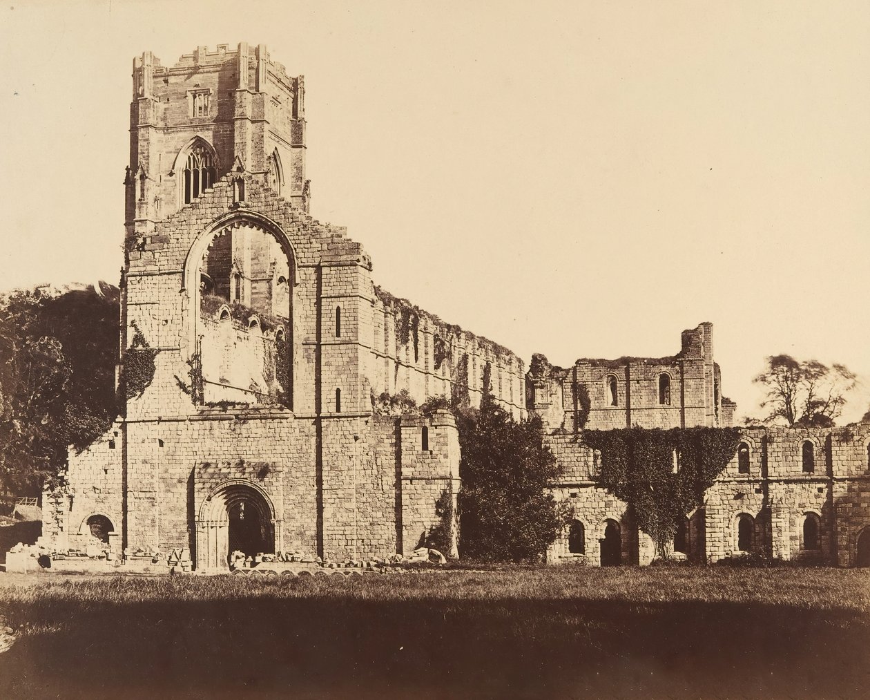 Abadia de Fountains. General Western Front, 1850s. de Joseph Cundall