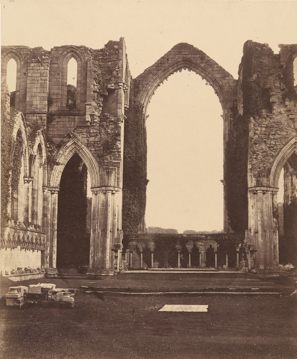 Abadia de Fountains. A Capela dos Nove Altares, Interior, 1850s. de Joseph Cundall