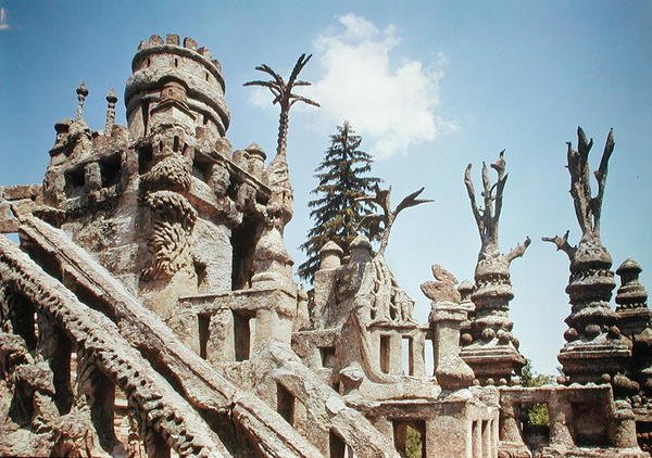 O Palácio Ideal, construído entre 1879 e 1912 de Joseph Ferdinand Cheval