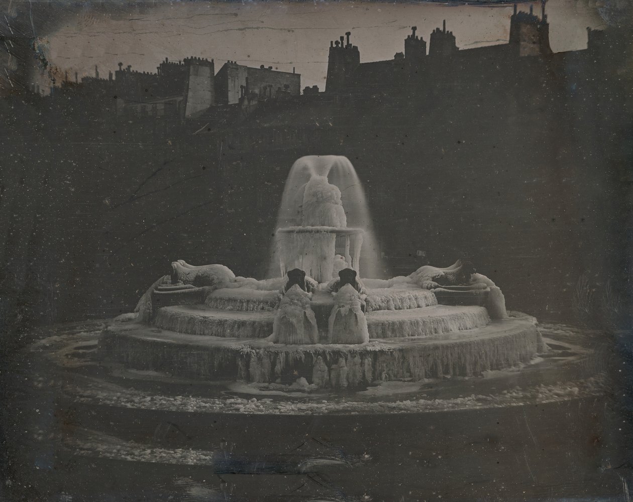 Fountain, Place du Château d