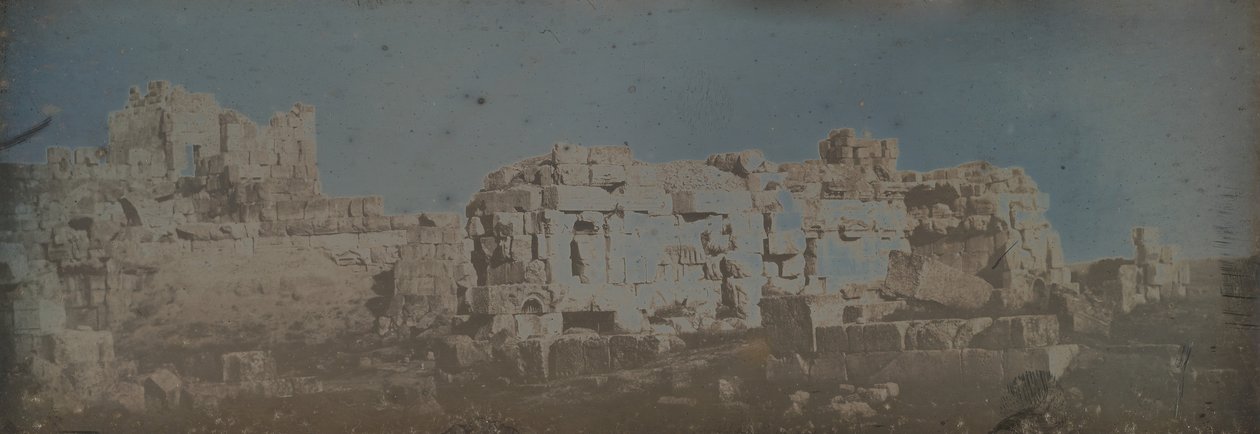 Corte Hexagonal, Templo de Júpiter, Baalbek, 1843. de Joseph Philibert Girault De Prangey