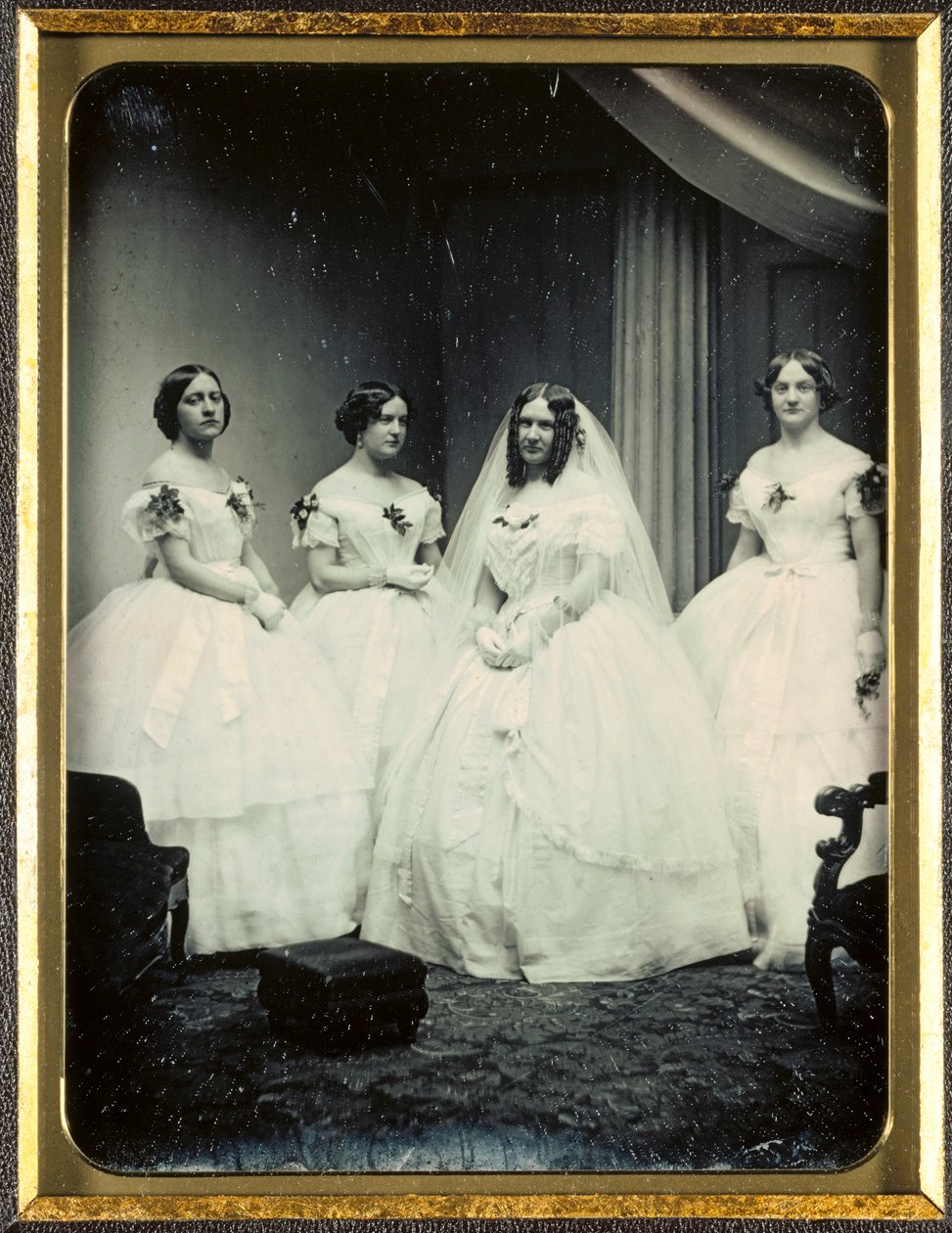 Uma noiva e suas damas de honra, 1851 ou mais tarde. de Josiah Johnson Hawes