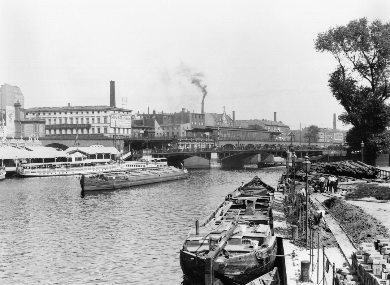Vista do Rio Spree, Berlim, c.1910 de Jousset