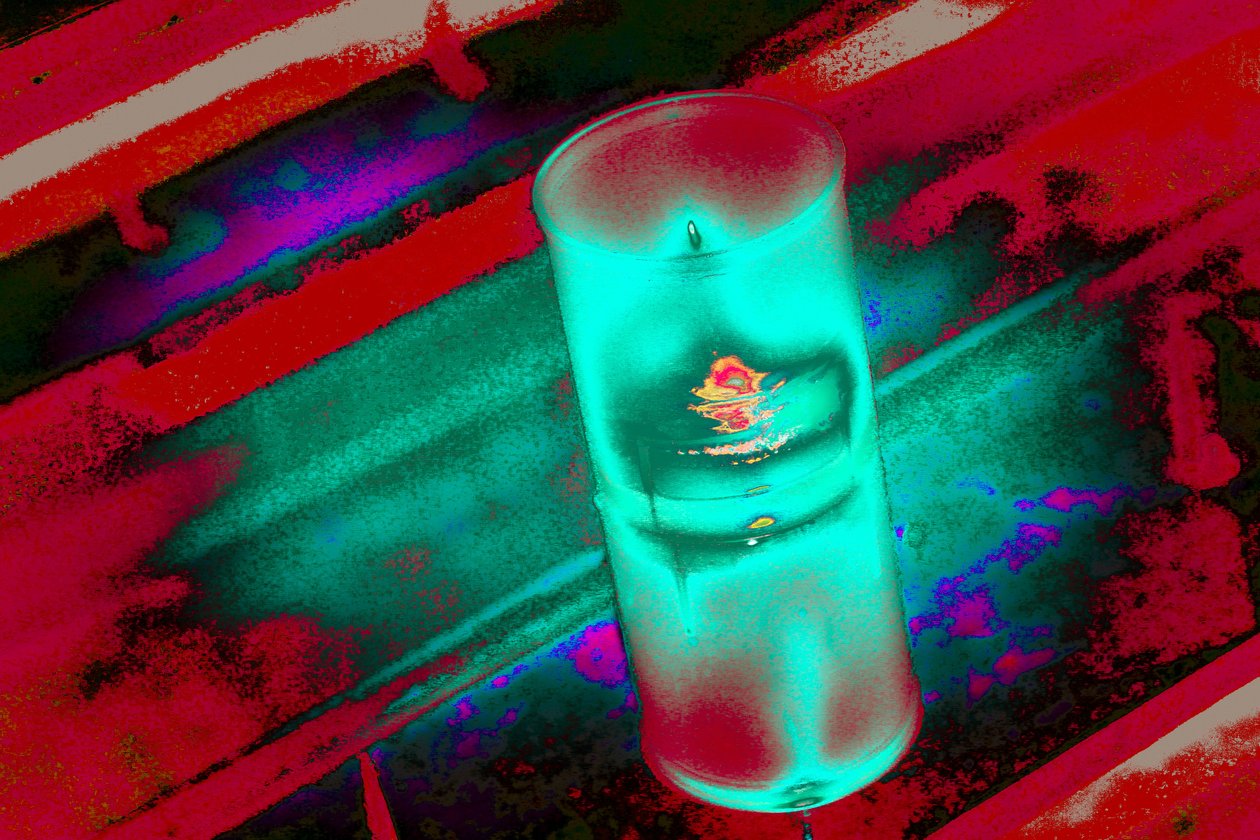 Vela de Oração, da série Velas Votivas, 2015 (fotografia) de Joy Lions
