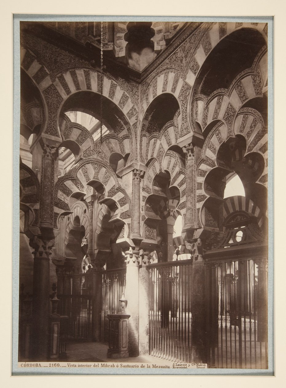 Vista interior do Mihrab ou Santuário da Mesquita de Juan Laurent