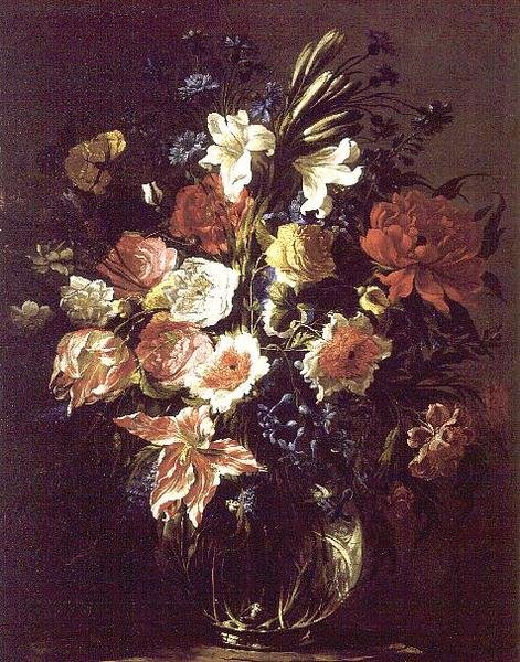 Lírios, peônias, tulipas, flores de milho e outras flores em um vaso de vidro em um pedestal de Juan de Arellano