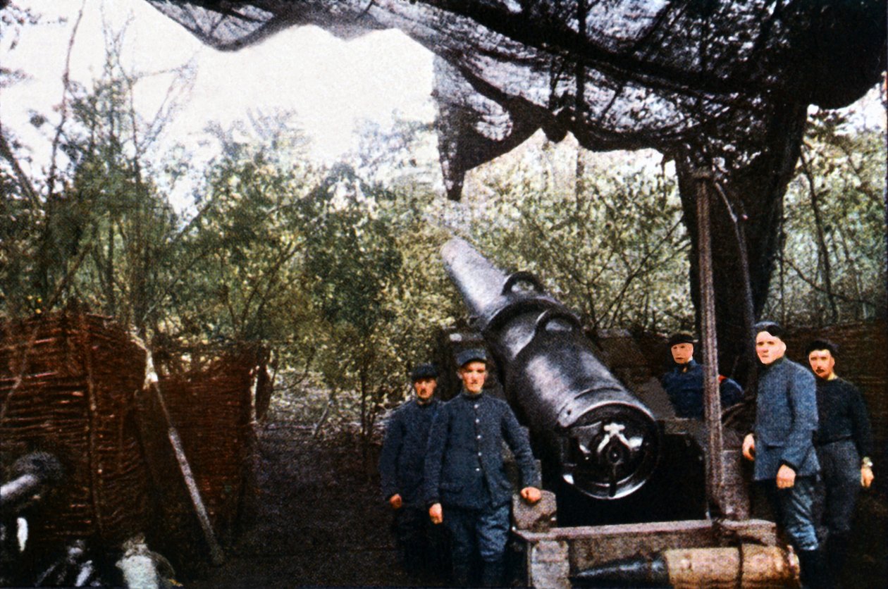 Uma arma da Marinha francesa durante a Batalha de Verdun, em setembro de 1916 (autocrômico) de Jules Gervais Courtellemont
