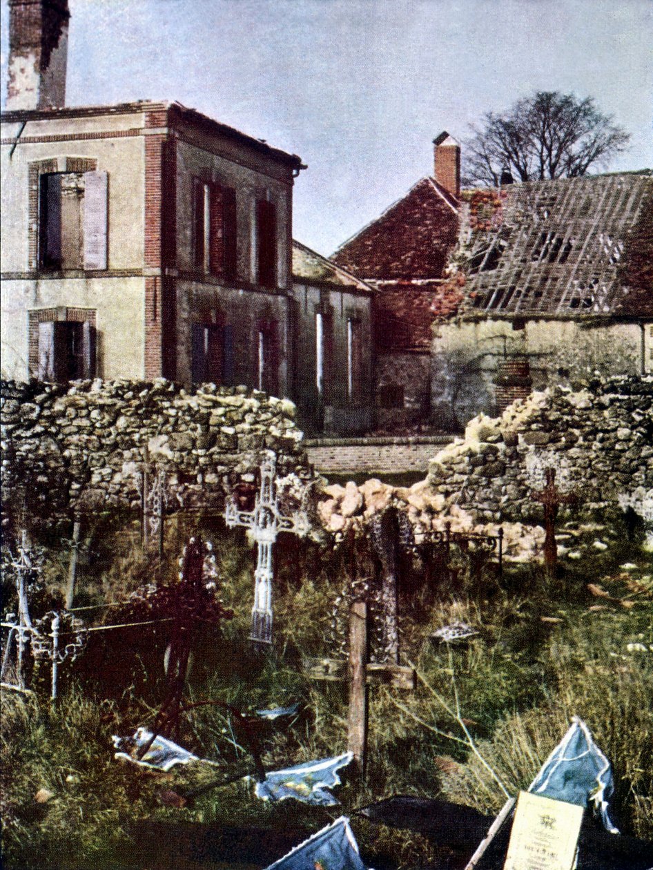 Cemitério em Charleville, a leste de Reims, durante a Batalha do Marne, a leste de Paris, em setembro de 1914 (automático) de Jules Gervais Courtellemont