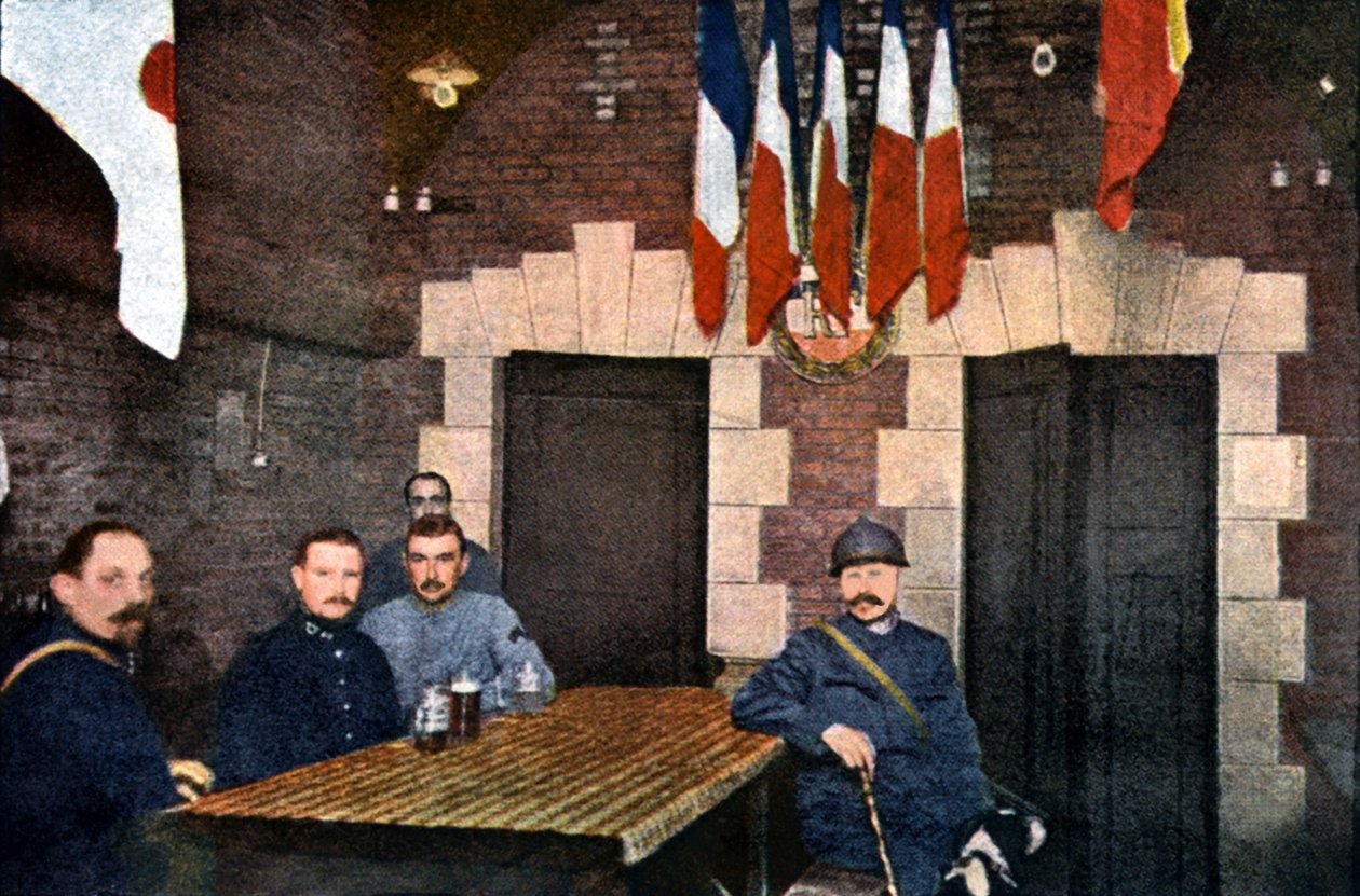 Soldados franceses em uma cozinha nas casamatas, Verdun, setembro de 1916 (autocrômico) de Jules Gervais Courtellemont