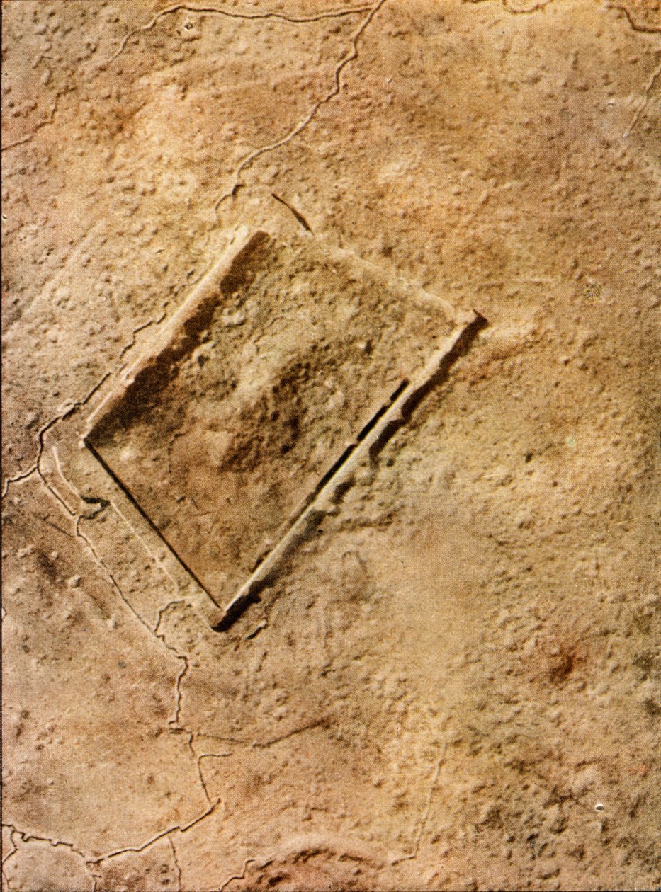 O completamente destruído Fort de Vaux (foto aérea) perto de Verdun, em setembro de 1916 (autocrômico) de Jules Gervais Courtellemont