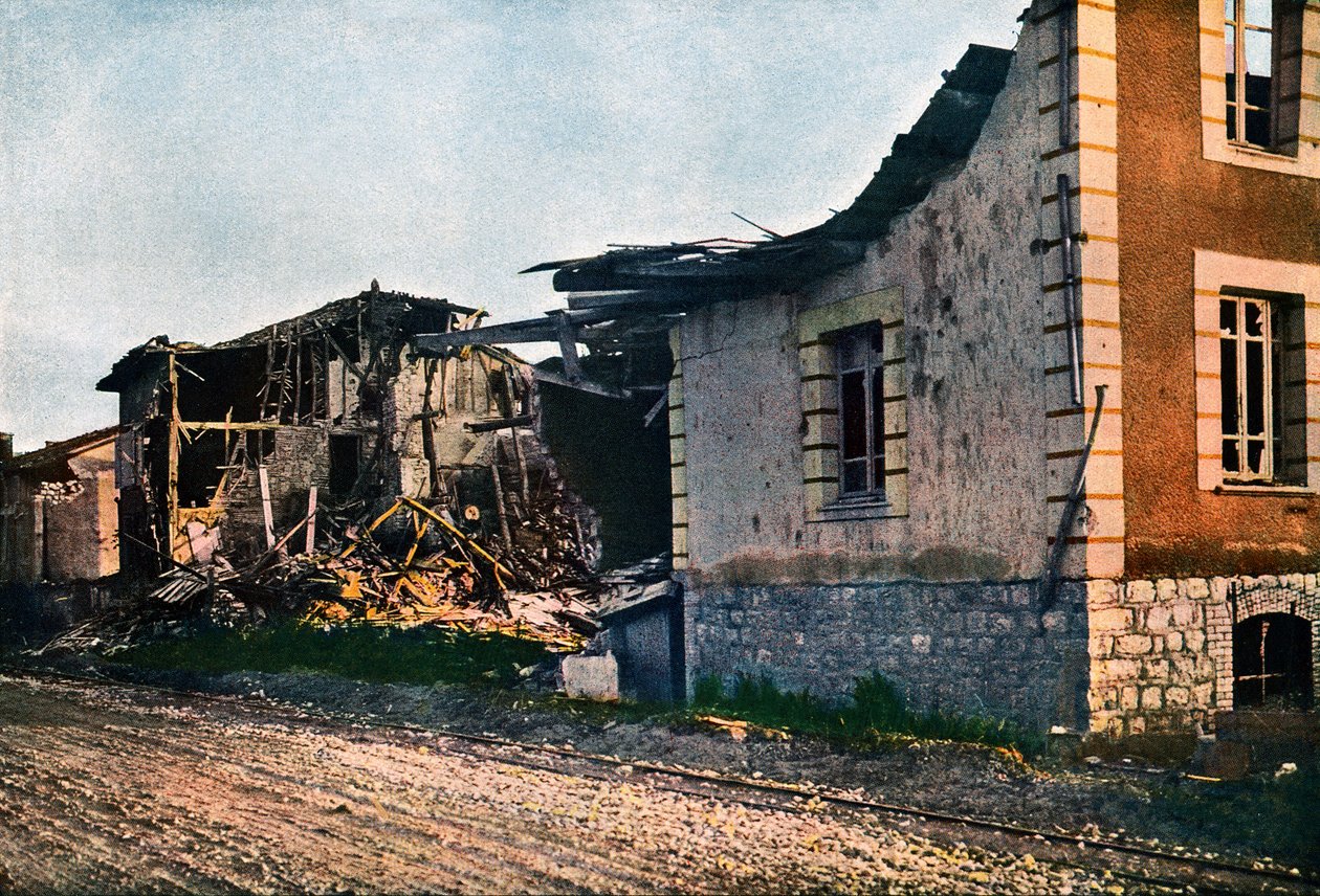 A aldeia destruída de Dombasle-en-Argonne a oeste de Verdun, em setembro de 1916 (automático) de Jules Gervais Courtellemont