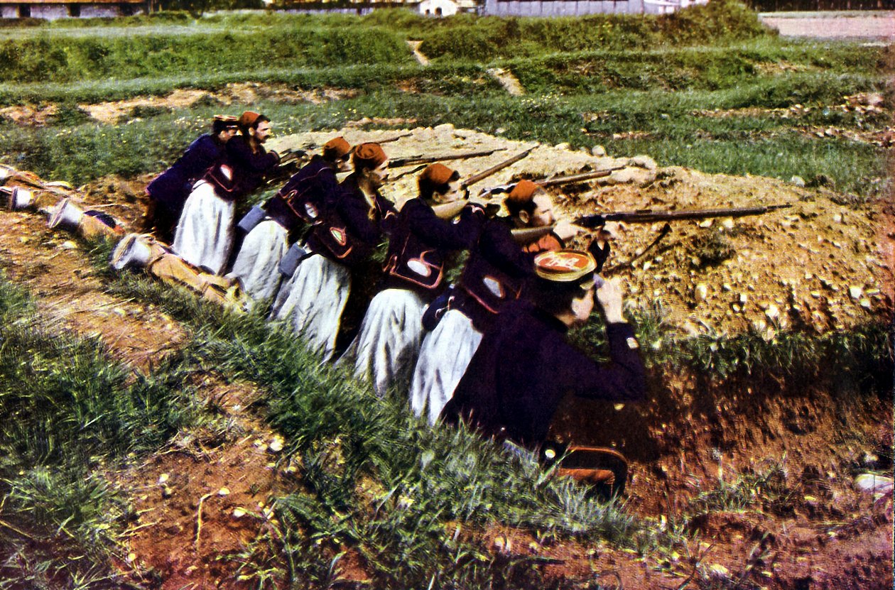 Tropas de infantaria Zouave do exército francês em Barcy durante a Batalha do Marne a leste de Paris, em setembro de 1914 (autocrômico) de Jules Gervais Courtellemont
