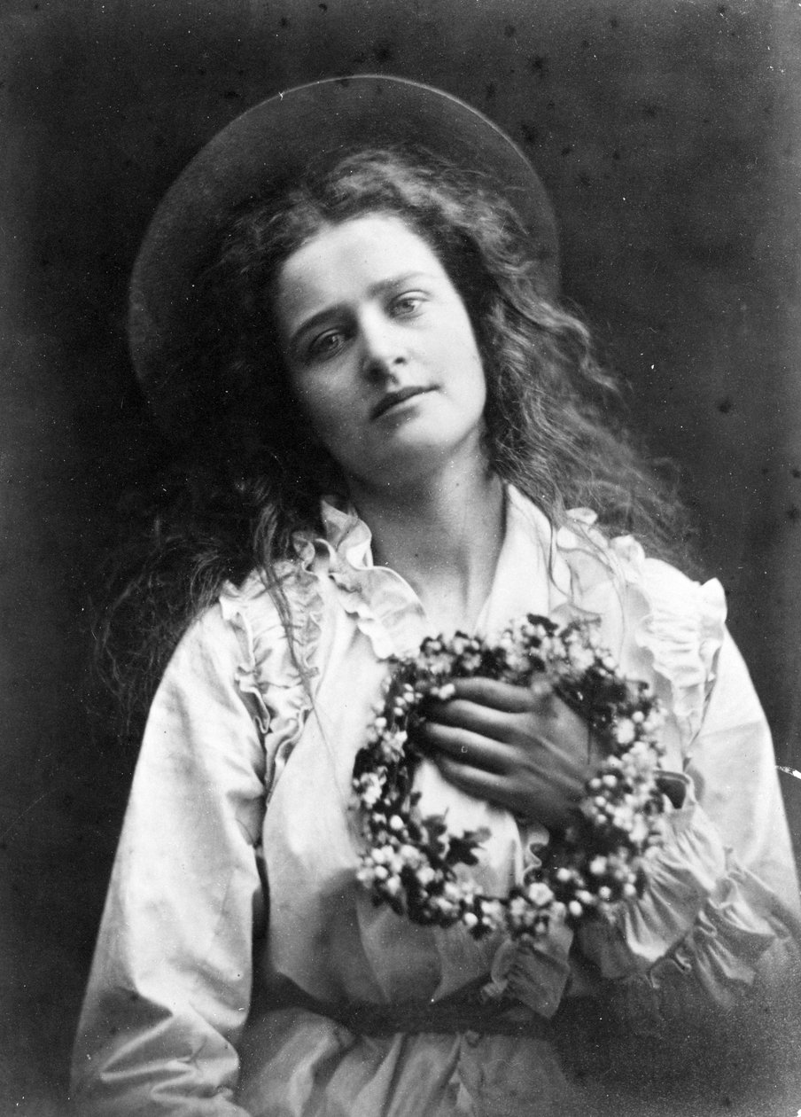 Pois sou a Rainha do Maio, Mãe, ilustração de "A Rainha May" de Alfred, Lord Tennyson, 1875 (impressão de albume) de Julia Margaret Cameron
