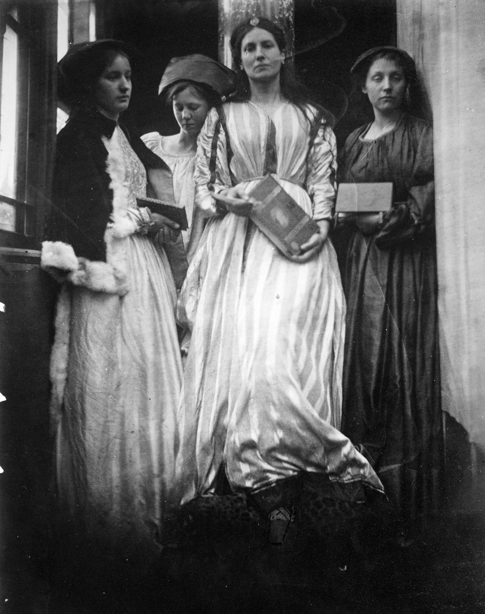 Ilustração para &39;The Princess&39; de Alfred, Lord Tennyson, 1875 (impressão de albume) de Julia Margaret Cameron