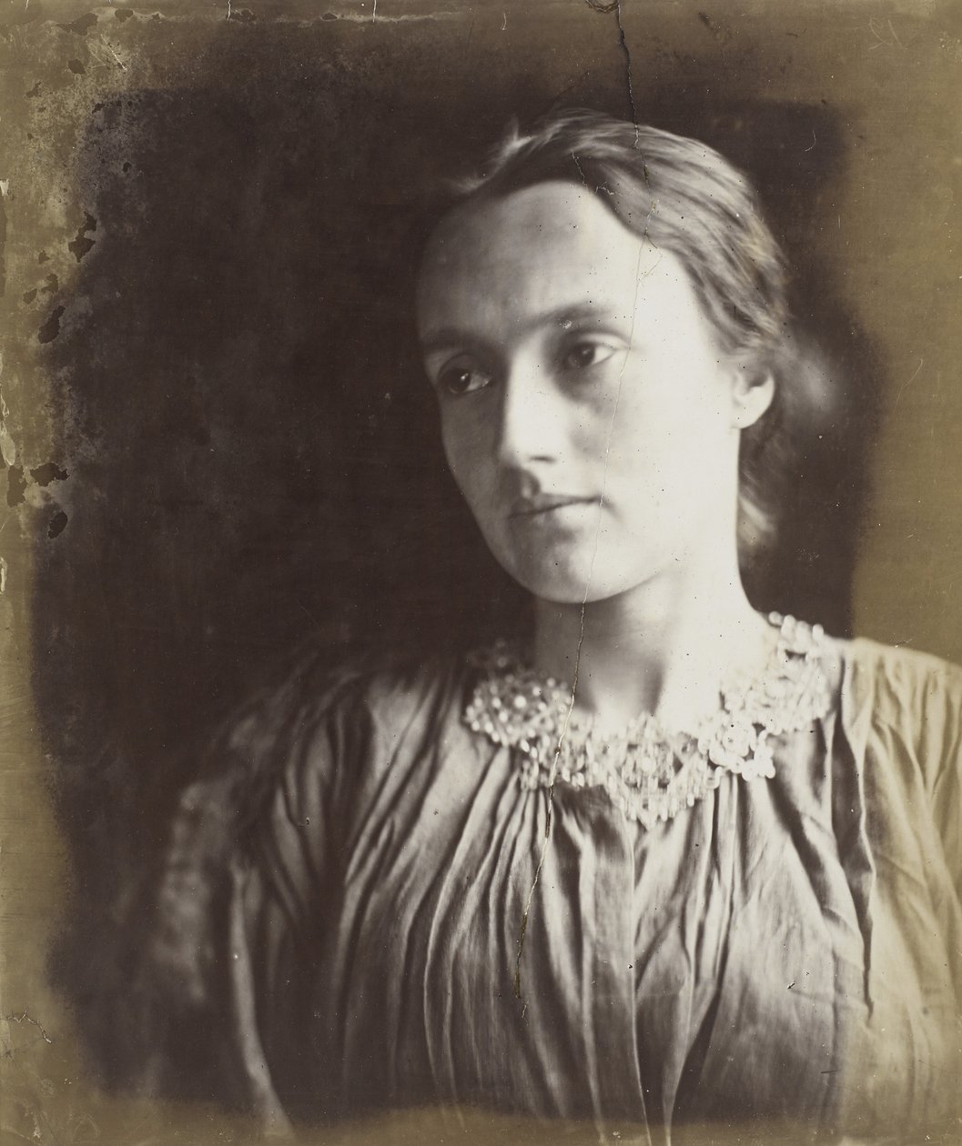 Annie Chinery Cameron, 1870-72 (impressão em prata albumina) de Julia Margaret Cameron