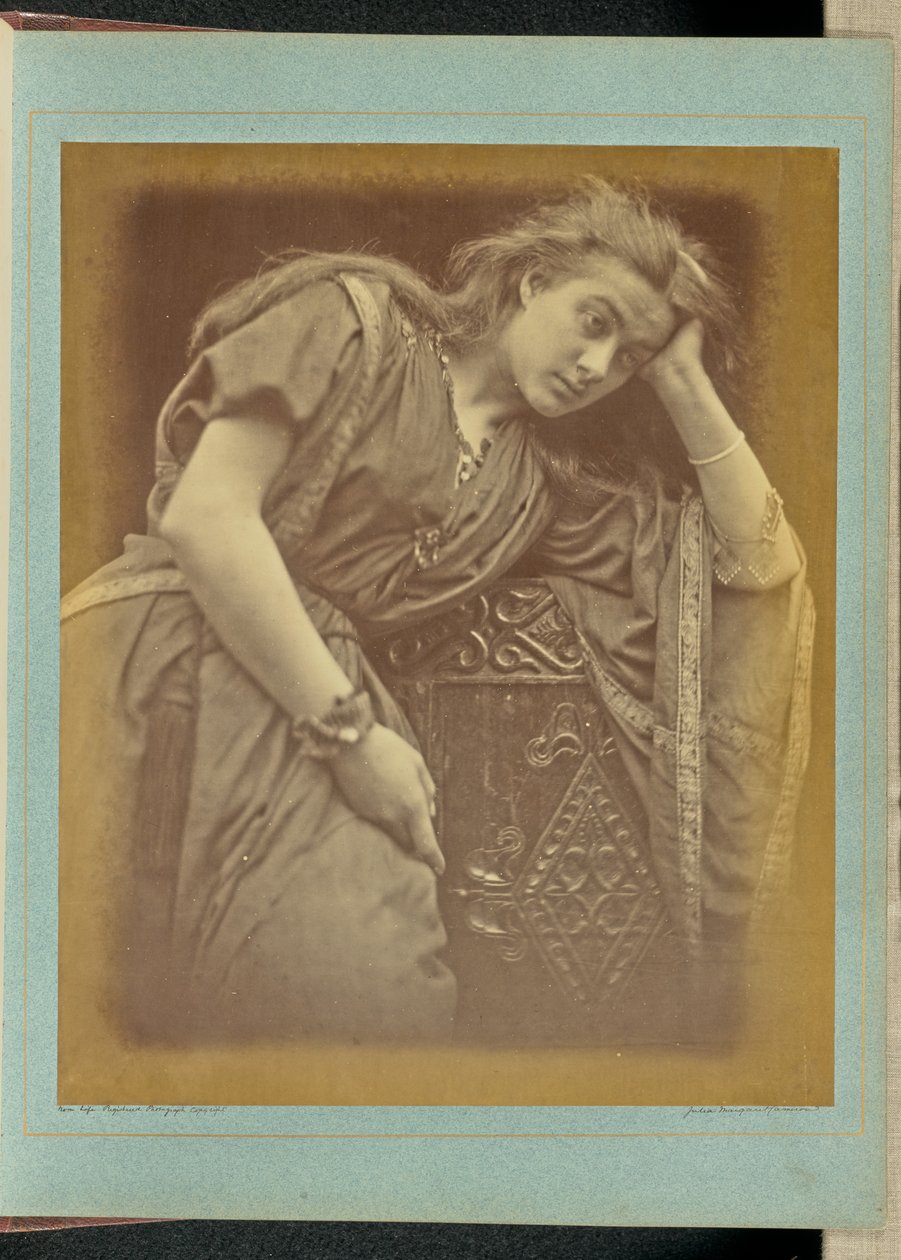 "Mariana - Ela disse que eu estou muito assustada, gostaria de estar morta" de Julia Margaret Cameron