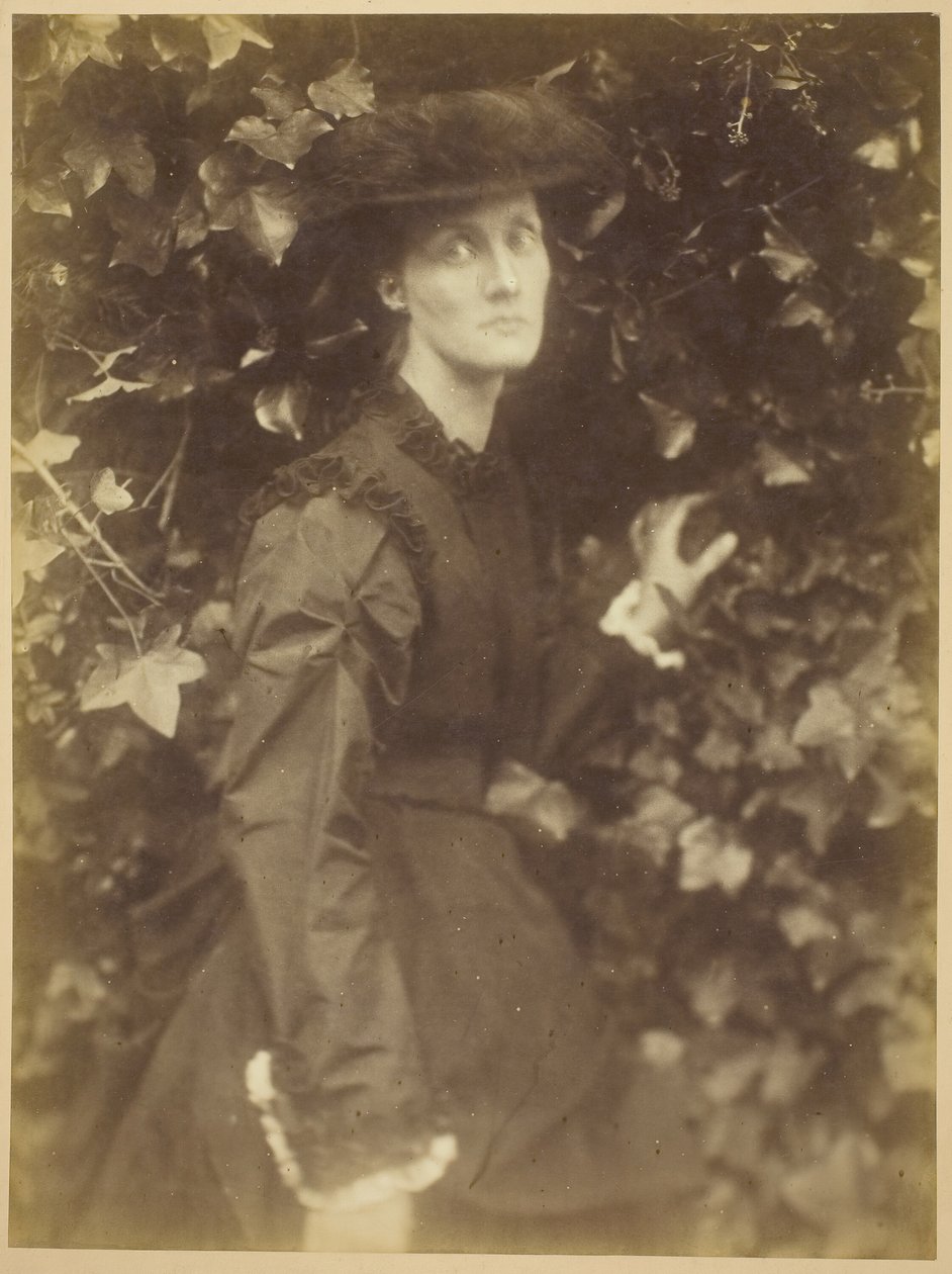 Sra. Herbert Duckworth, Setembro de 1874. de Julia Margaret Cameron