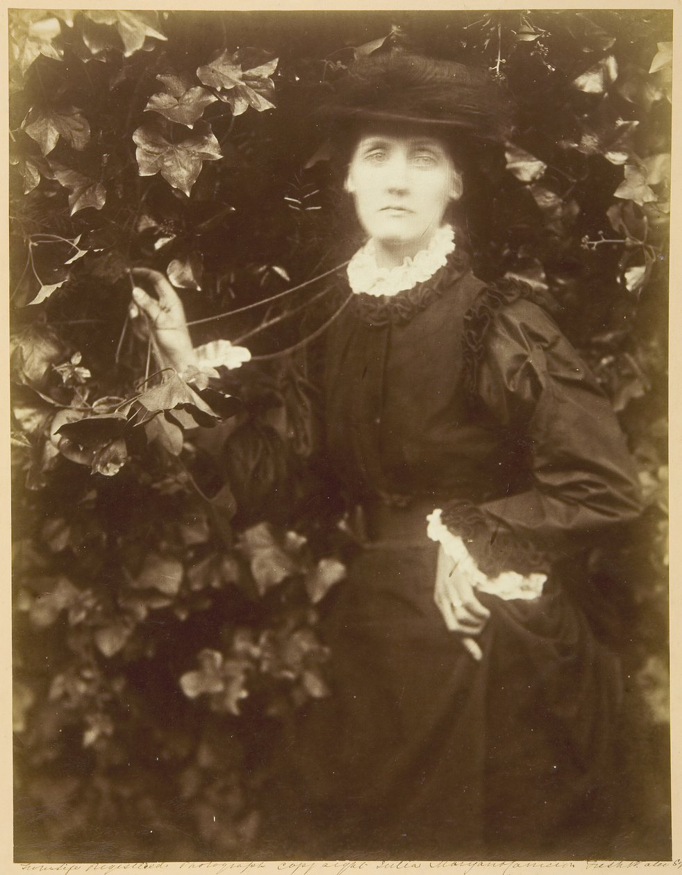 Mrs. Herbert Duckworth She Walks in Beauty, Setembro de 1874. de Julia Margaret Cameron