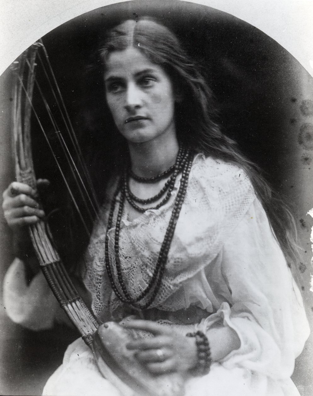 O Hark! O Hear !, ilustração para &39;A Princesa&39; de Alfred, Lord Tennyson, 1875 (impressão de albume) de Julia Margaret Cameron