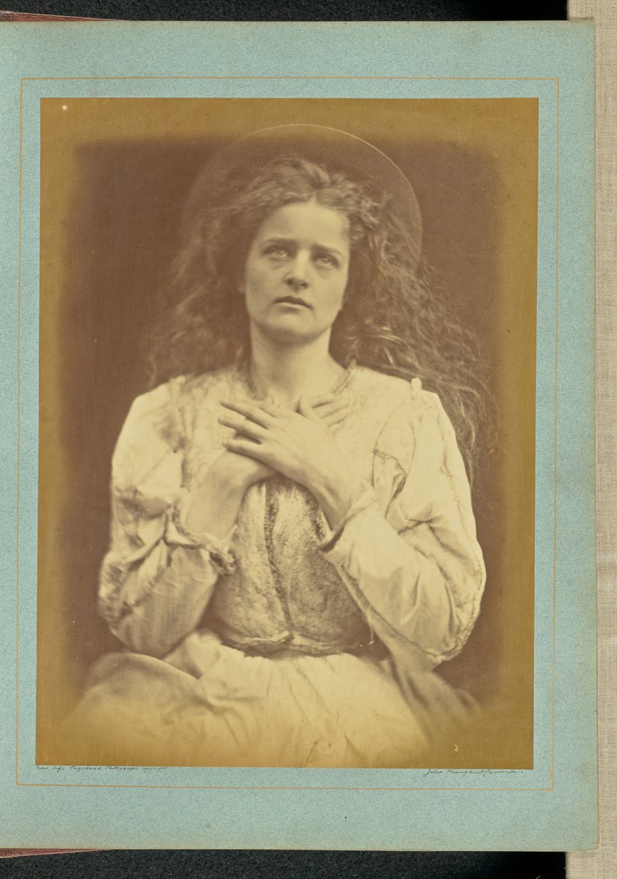"Então agora penso que está perto - eu confio que está - eu sei" / "A Musa Abençoada foi por esse caminho que a minha alma terá de ir" de Julia Margaret Cameron