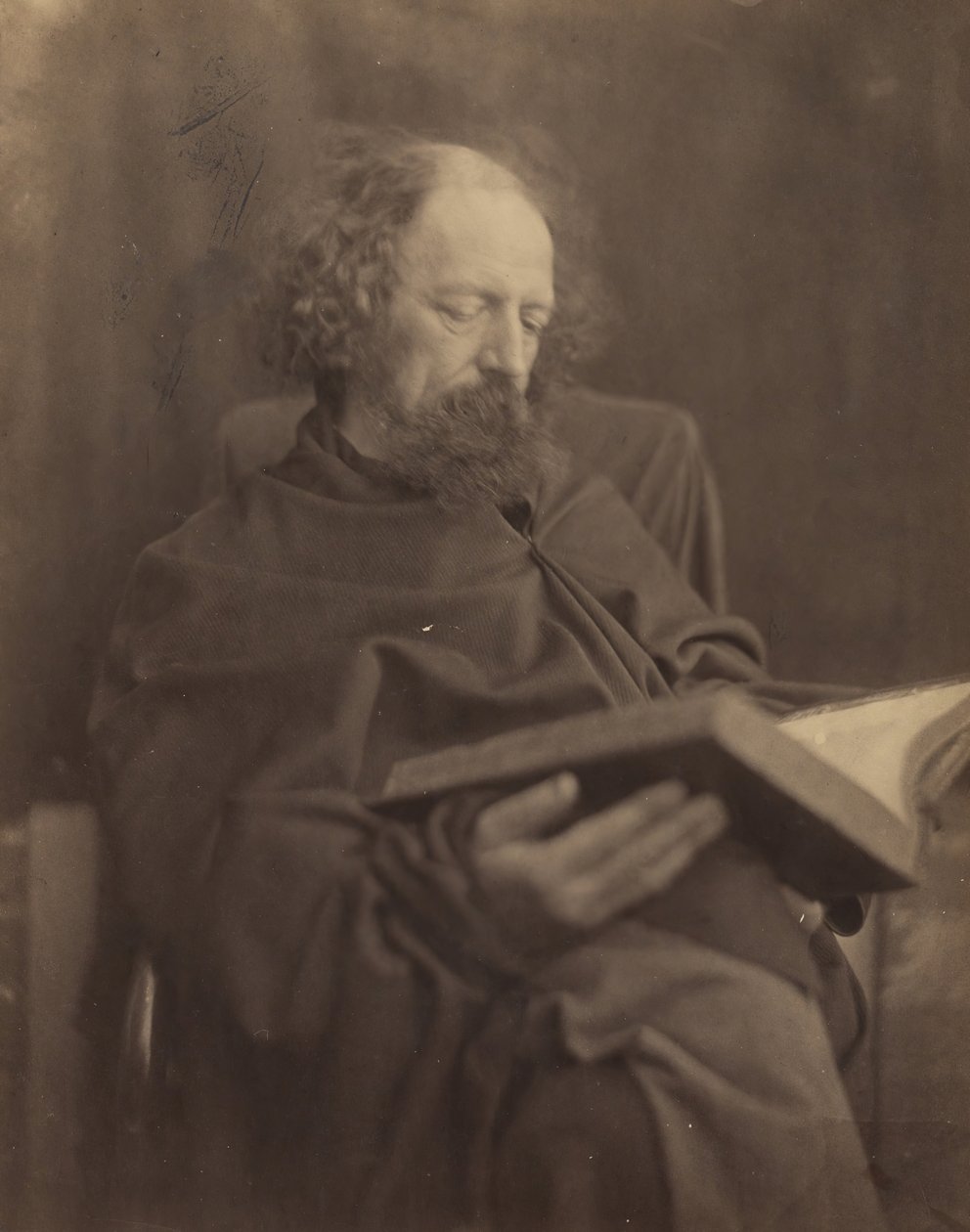 Leitura de Tennyson, 1865. de Julia Margaret Cameron