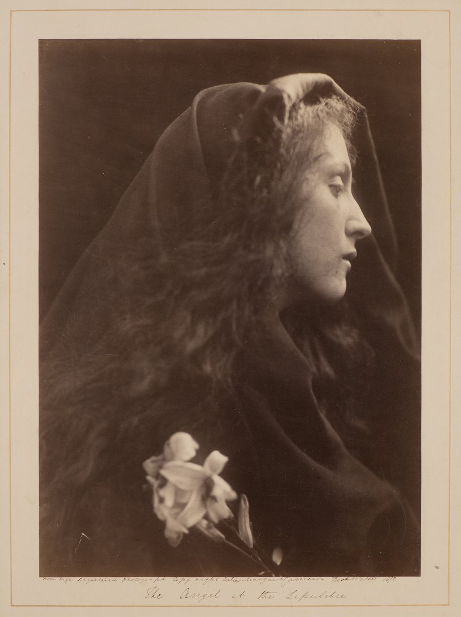 O Anjo no Sepulcro de Julia Margaret Cameron