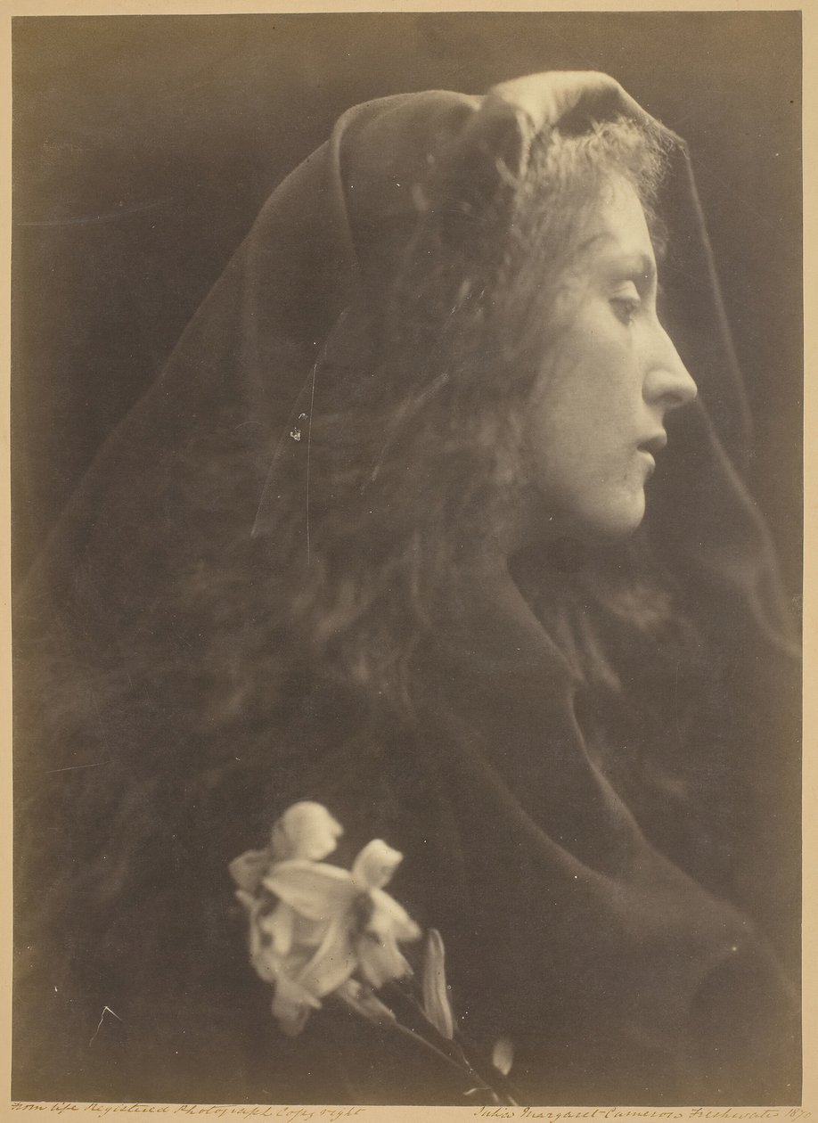 O Anjo no Sepulcro, 1869. de Julia Margaret Cameron