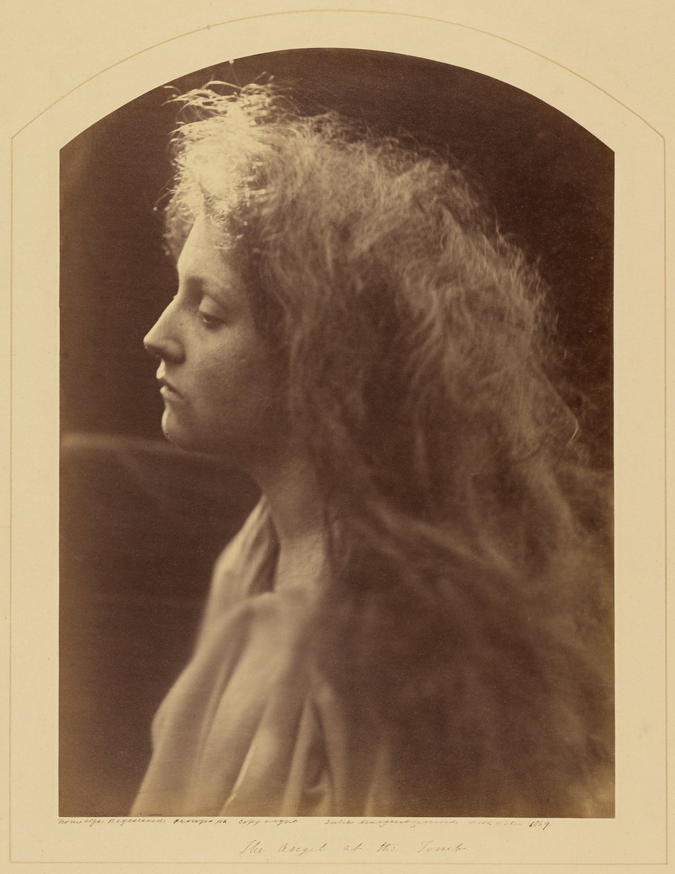 O anjo junto ao túmulo de Julia Margaret Cameron