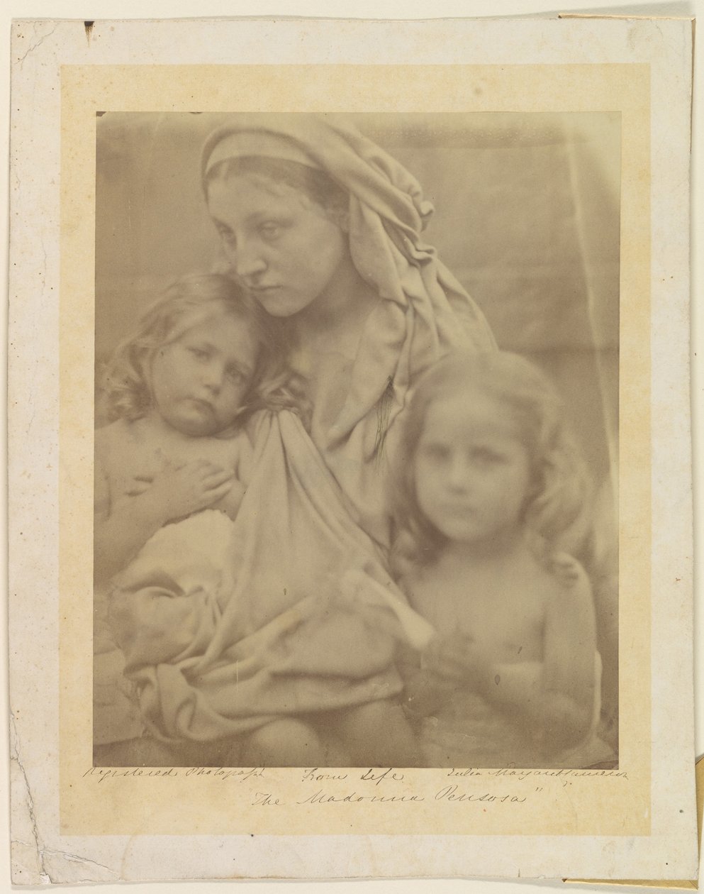 A Madona pensativa de Julia Margaret Cameron