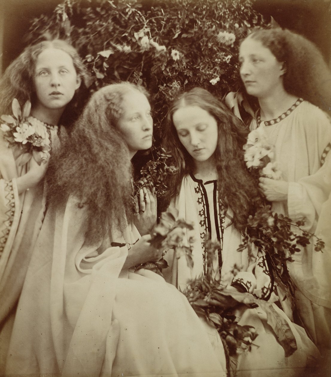 The Rose Bud Garden of Girls (albumen print) de Julia Margaret Cameron
