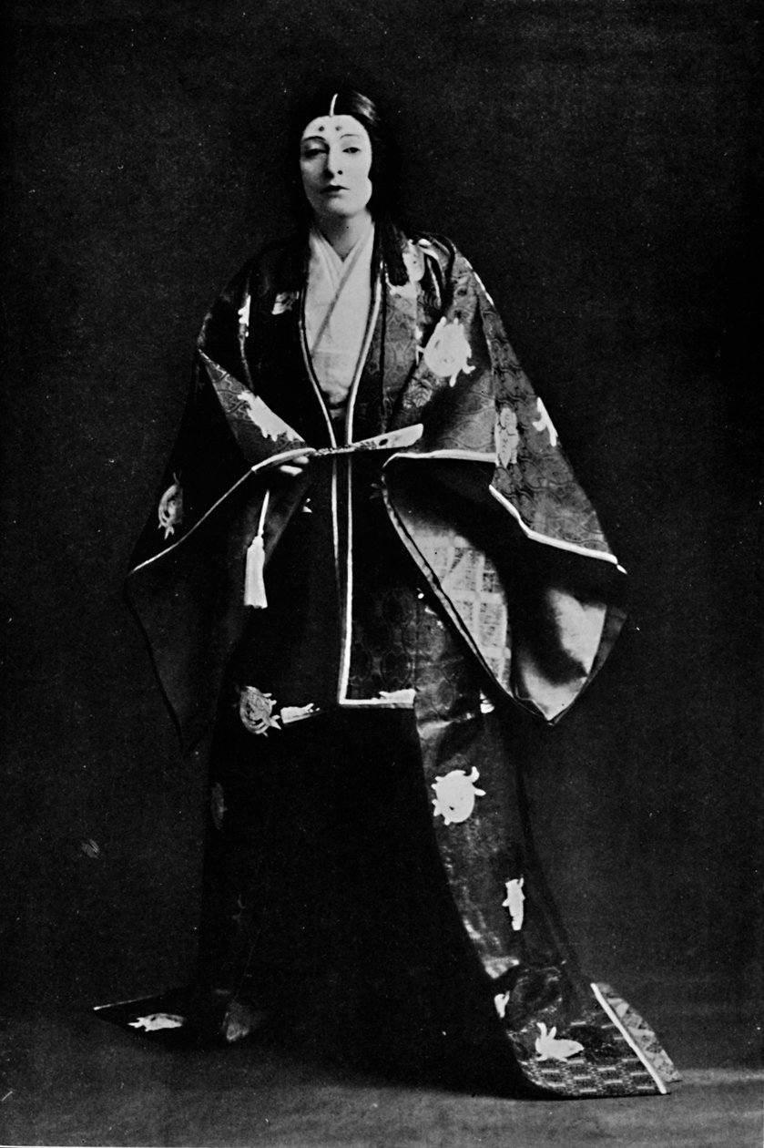 Sra. Charles Burnett em traje da corte japonesa do século XV. Sra. Burnetts poemas escritos em Japa de Julian Leonard Street