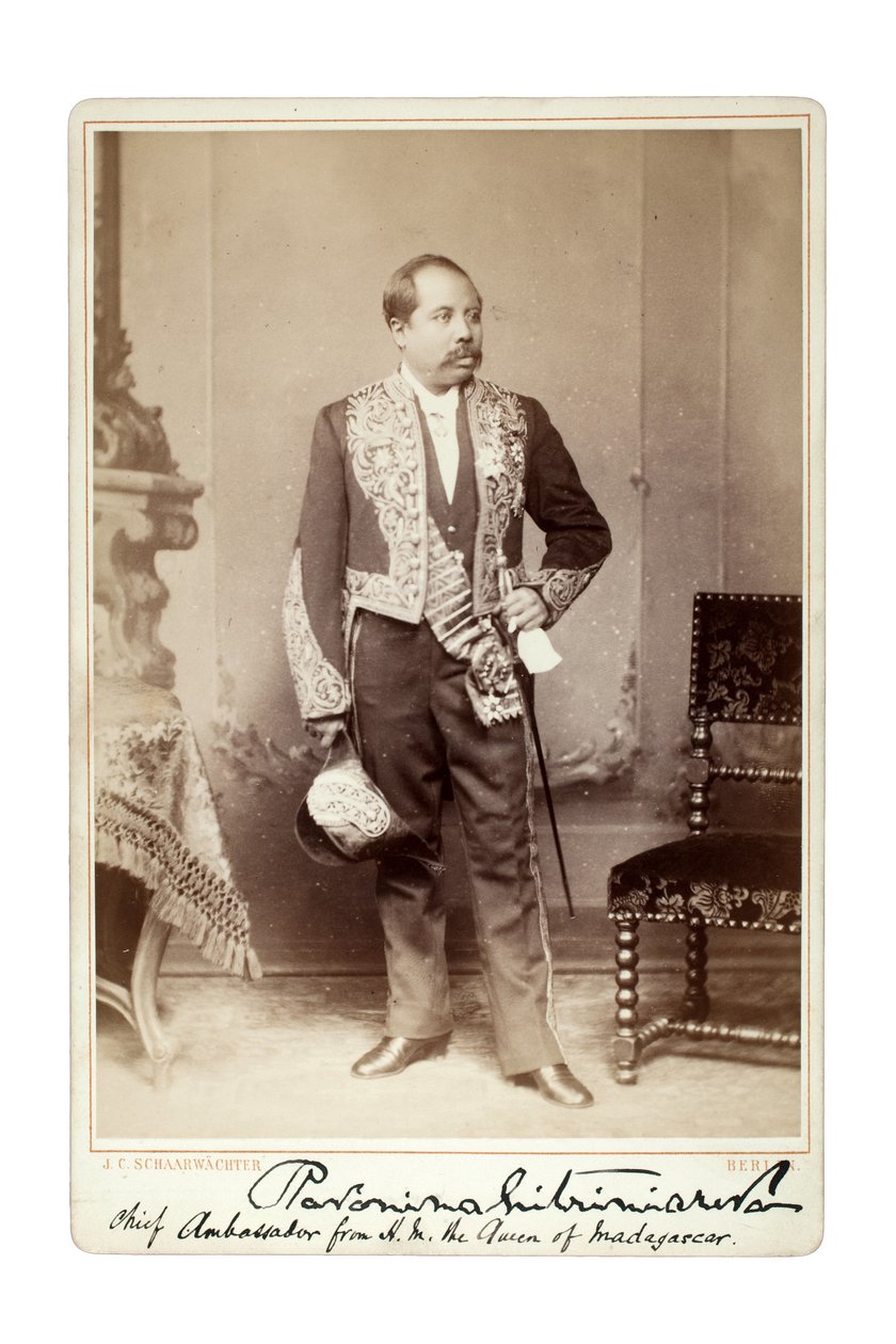 Ravoninahitriniarivo, Berlim, maio de 1883 (albumen print) de Julius Cornelius Schaarwachter