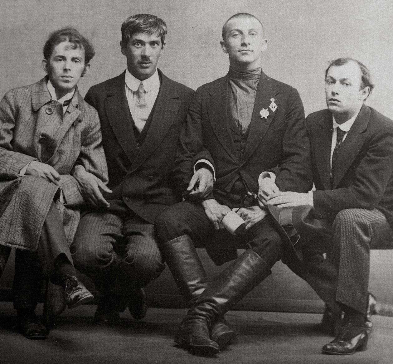 Osip Mandelstam, Korney Chukovsky, Benedikt Livshits e Yury Annenkov, 1914 de Karl Karlovich Bulla