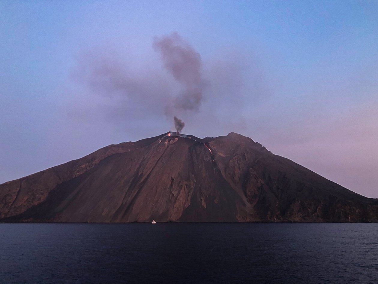 Stromboli sob guarda 2019 de Katha Wood