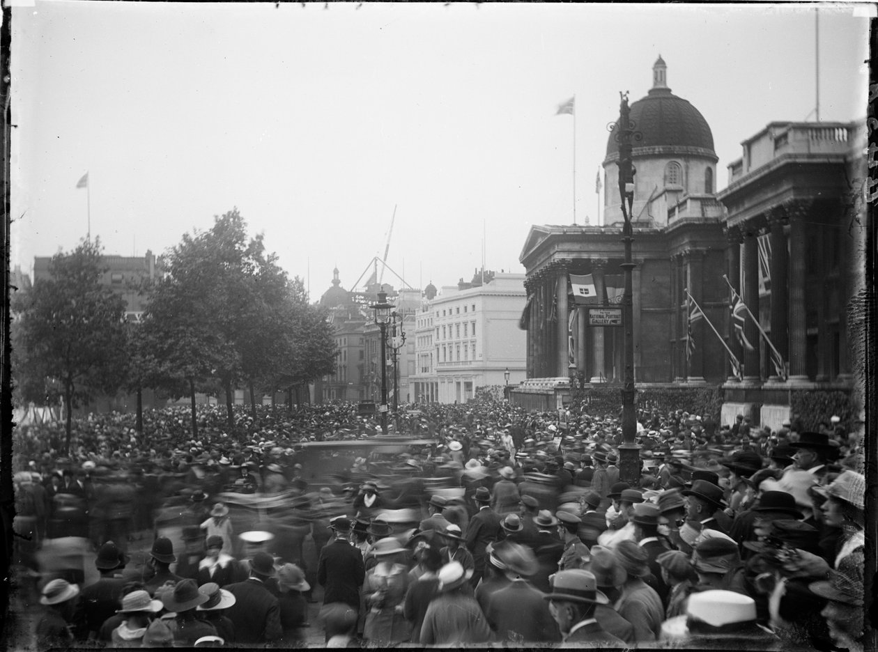Trafalgar Square, St James, City Of Westminster, Londres, 28/06/1919 (foto a p/b) de Katherine Jean Macfee