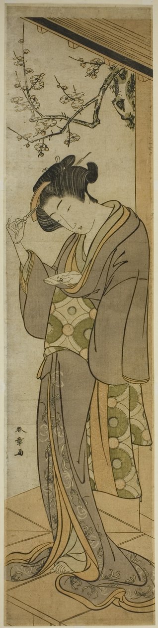 Mulher em uma varanda prestes a abrir uma carta de Katsukawa Shunsho