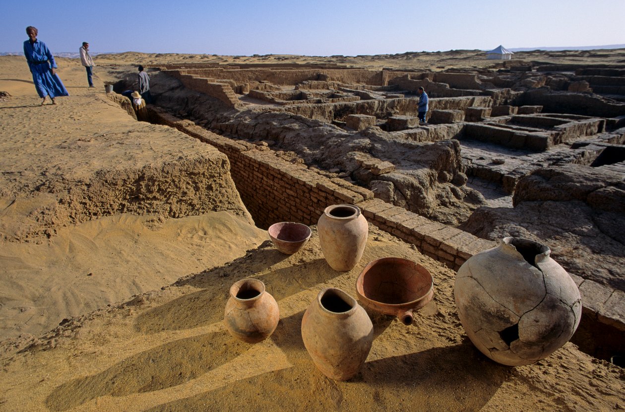 Antiga povoação, Missão Francesa, Antigo Reino do Egipto; Oásis de Dakhla; Balat; Egipto de Kenneth Garrett