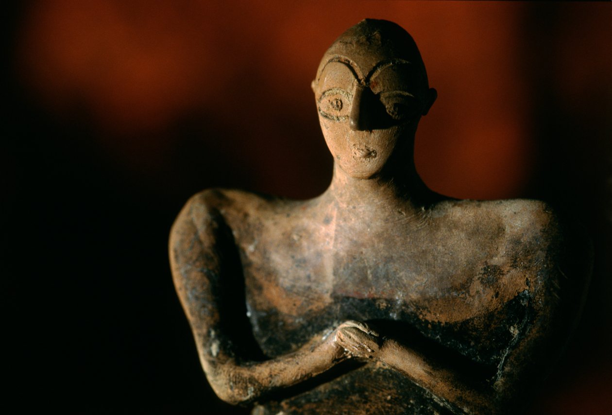 Estatueta de cerâmica de um ser humano; Museu Nacional do Turquemenistão, Ashgabat, artefacto..., 2004 (foto) de Kenneth Garrett