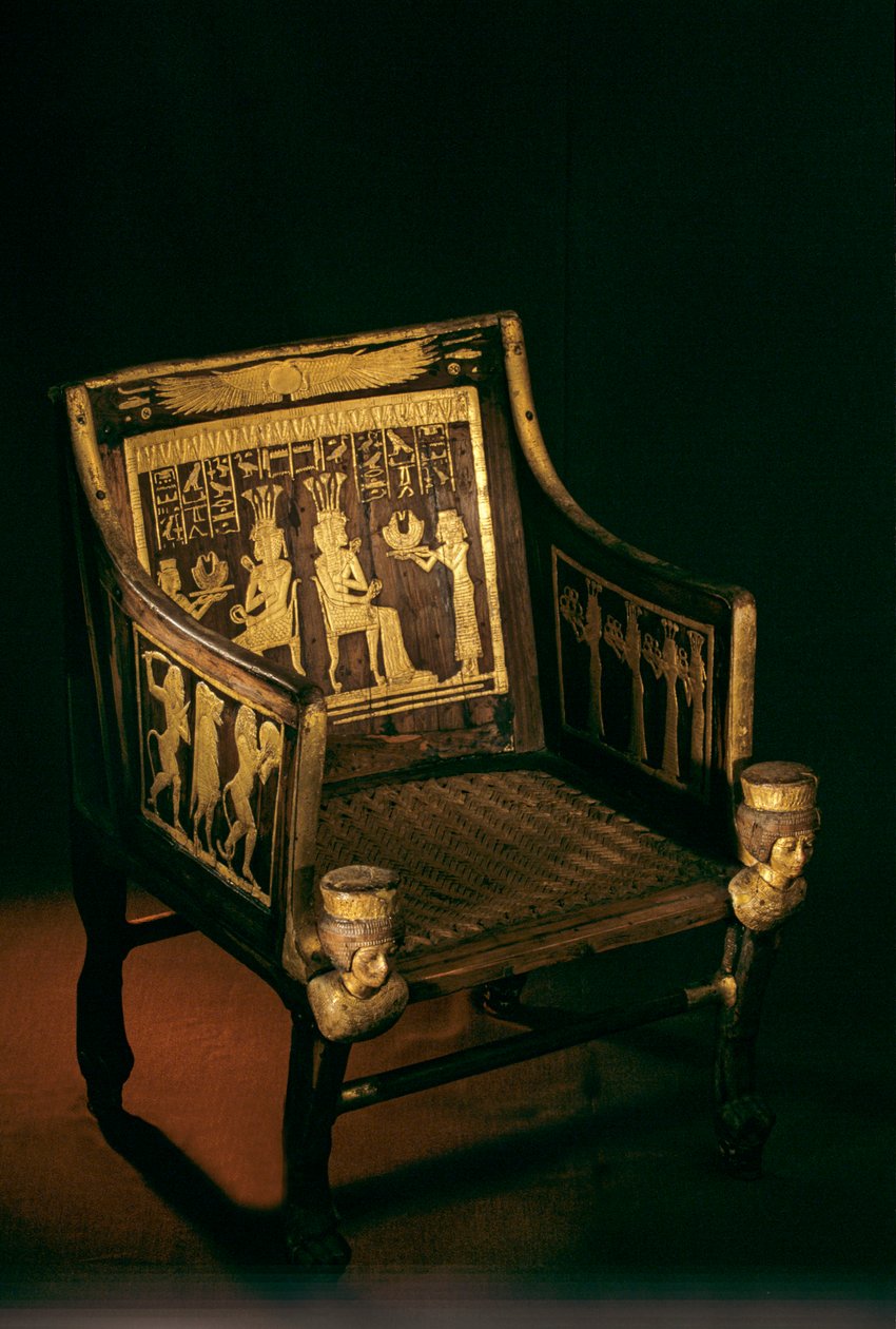 Cadeira da princesa Sitamun, "filha de Amon" (c. 1370 a.C. - desconhecido) foi uma antiga..., 2009 (foto) de Kenneth Garrett