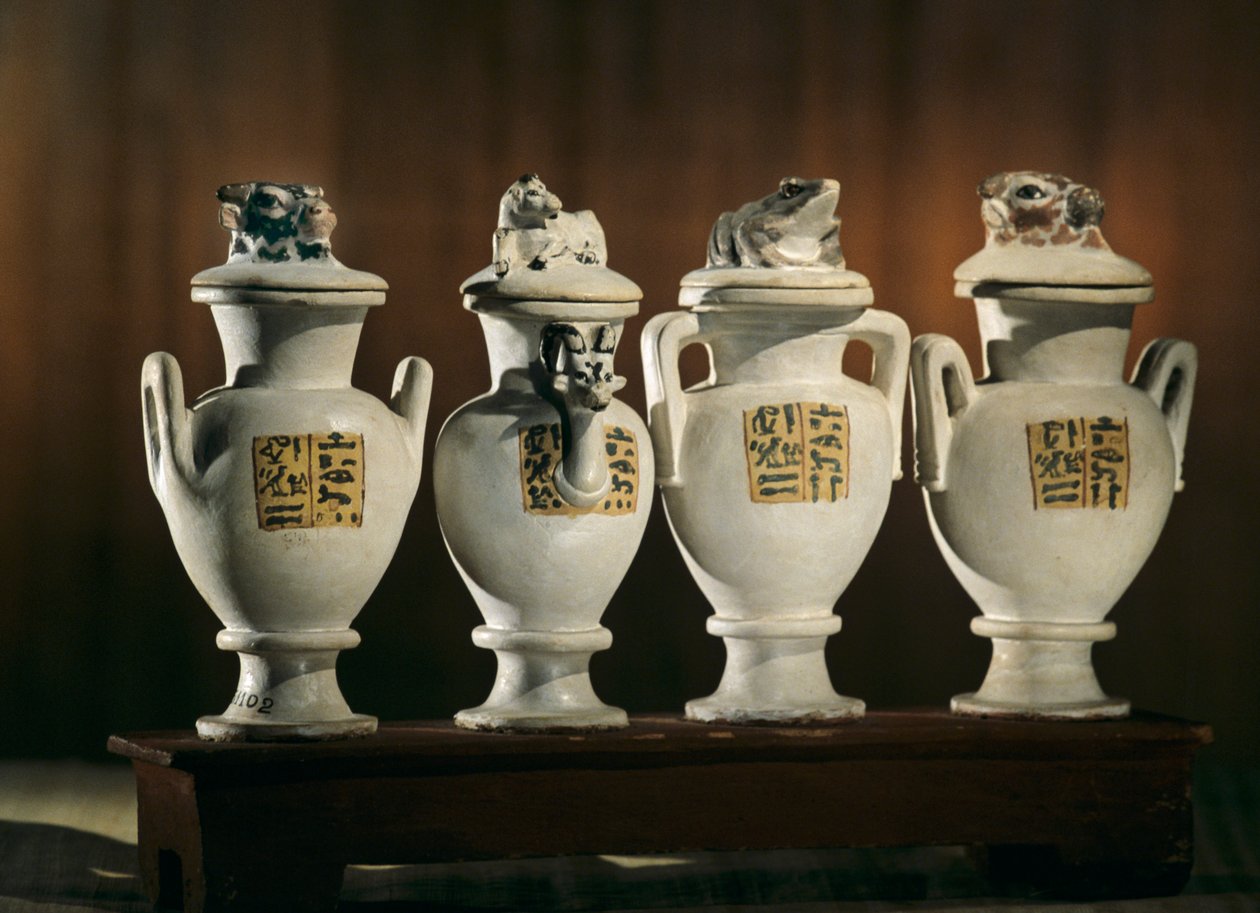 Recipientes falsos, Tjuya; KV 46; Vale dos Reis; reinado de Amenhotep III. Tjuya foi..., 2009 (foto) de Kenneth Garrett