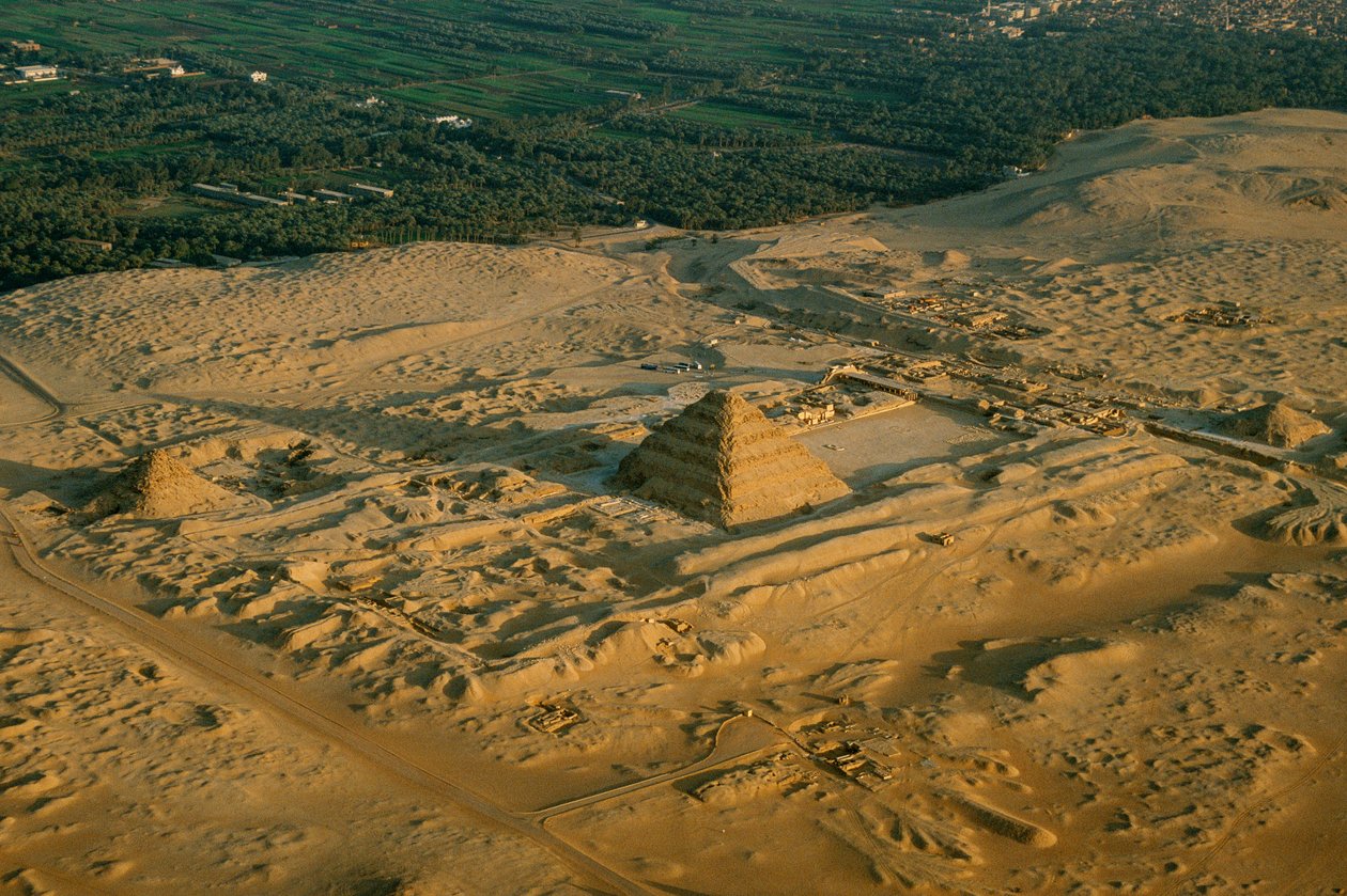 Egipto; Arqueologia; Antigo Reino; Saqqara; Pirâmide de Djoser, Pirâmide de degraus, 3ª Dinastia de Kenneth Garrett