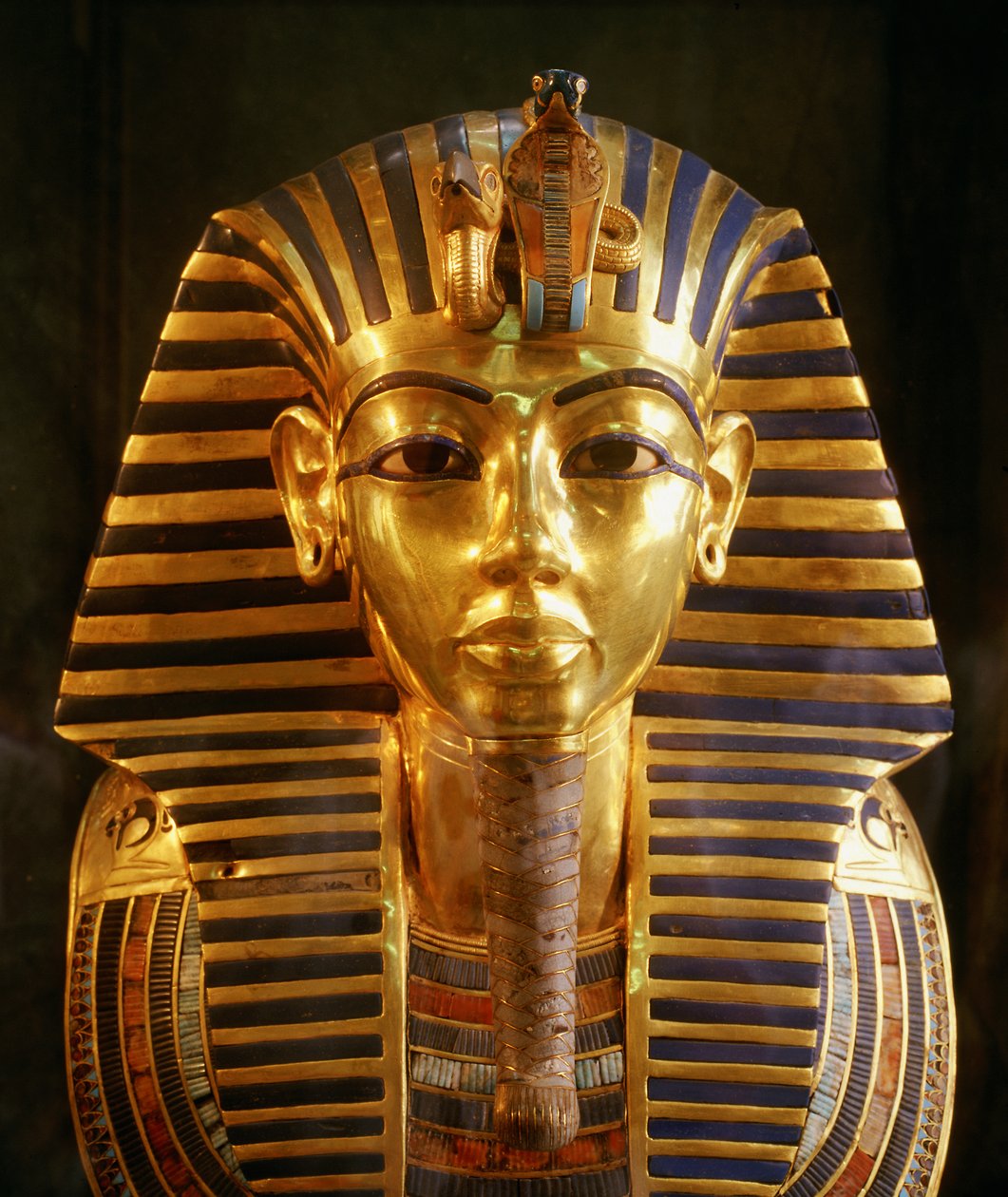 Máscara funerária de ouro do rei Tutankhamon, Novo Reino, 2002 (foto) de Kenneth Garrett