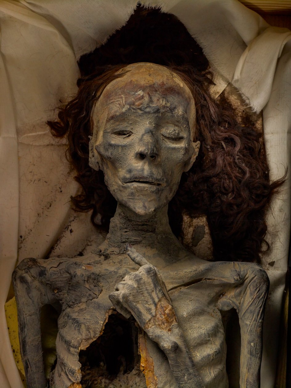 Múmia de Tiye, mulher de Amenhotep III e avó de Tut. 18ª Dinastia; Novo Rei..., 2005 (foto) de Kenneth Garrett