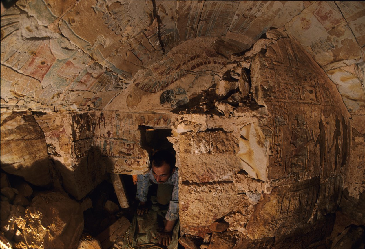 Os túmulos perdidos do xeque Soby no oásis de Bahariya, período tardio, 2002 (foto) de Kenneth Garrett