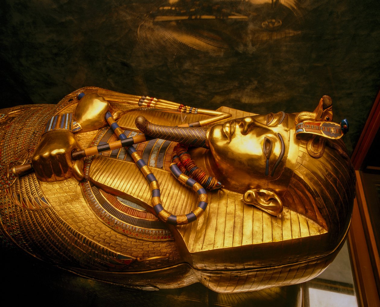 Vale dos Reis, caixão dourado de Tutankhamon, que guardava a sua múmia, Egipto, 2009 (foto) de Kenneth Garrett