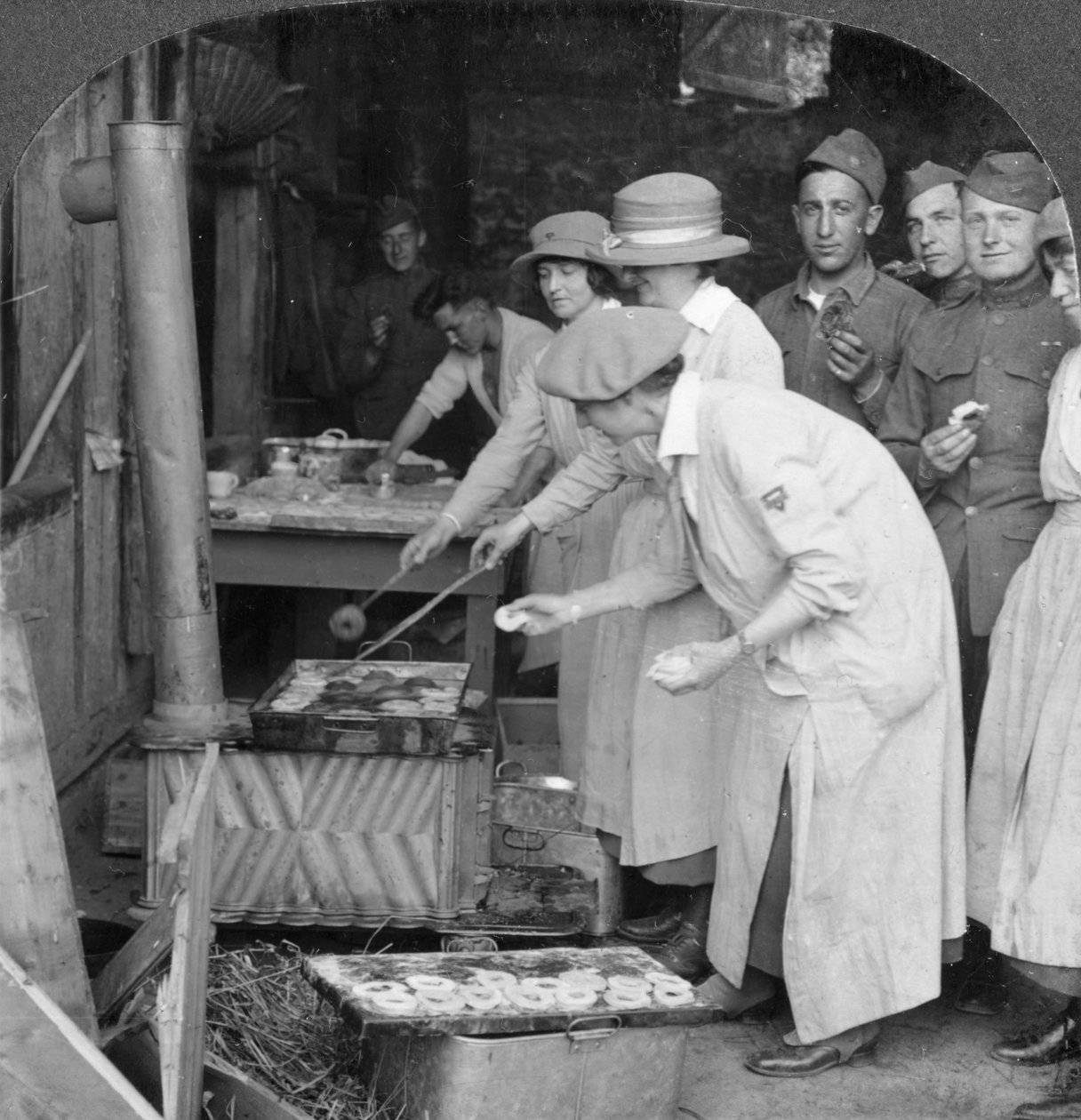 Rosquinhas para doughboys, Montabaur no Reno, Alemanha, c1918-c1919 de Keystone View Company