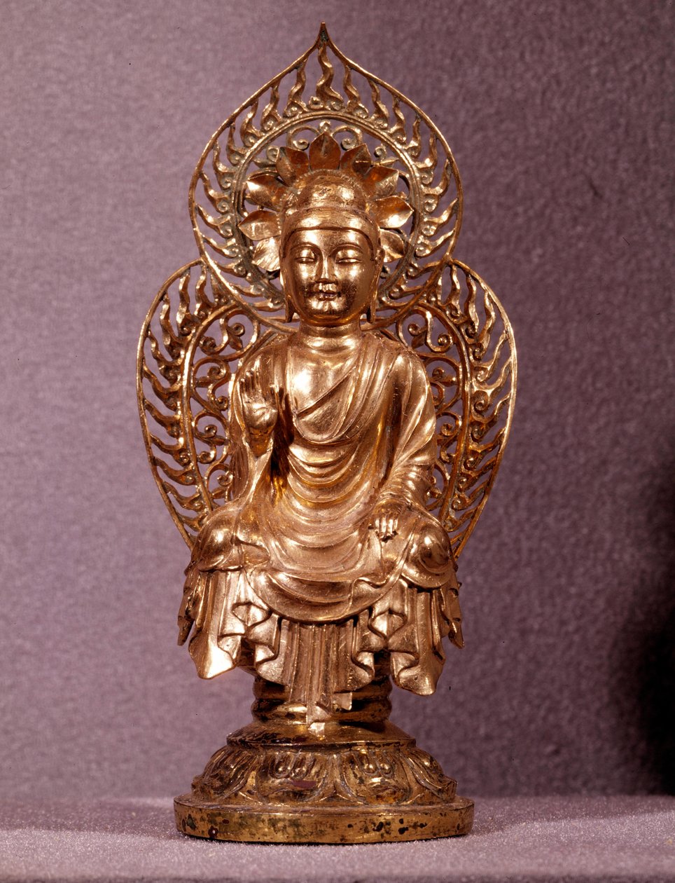 Coreen Art: Estatueta de Buda em ouro. Período Silla, século 8-10. Museu Nacional da Coréia de Korean School